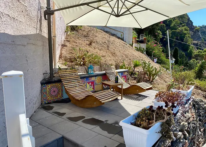 Paradisea شقة تاورمينا