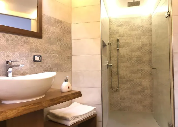 Paradisea تاورمينا